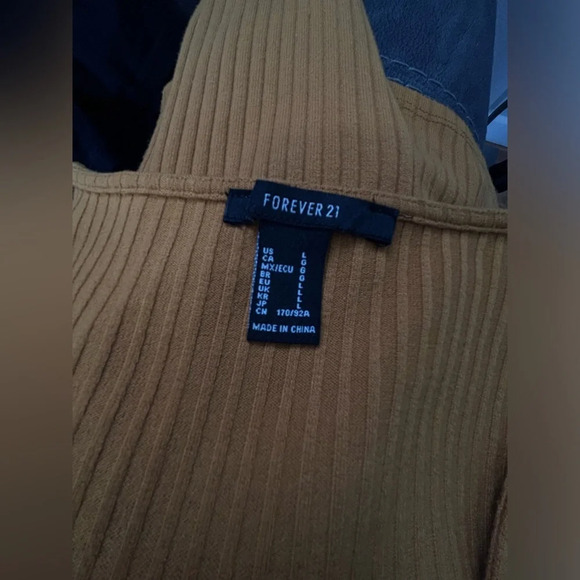 Forever 21 Ribbed Top Ruched Front Long Sleeve V Neck Shirt Large - Picture 3 of 4